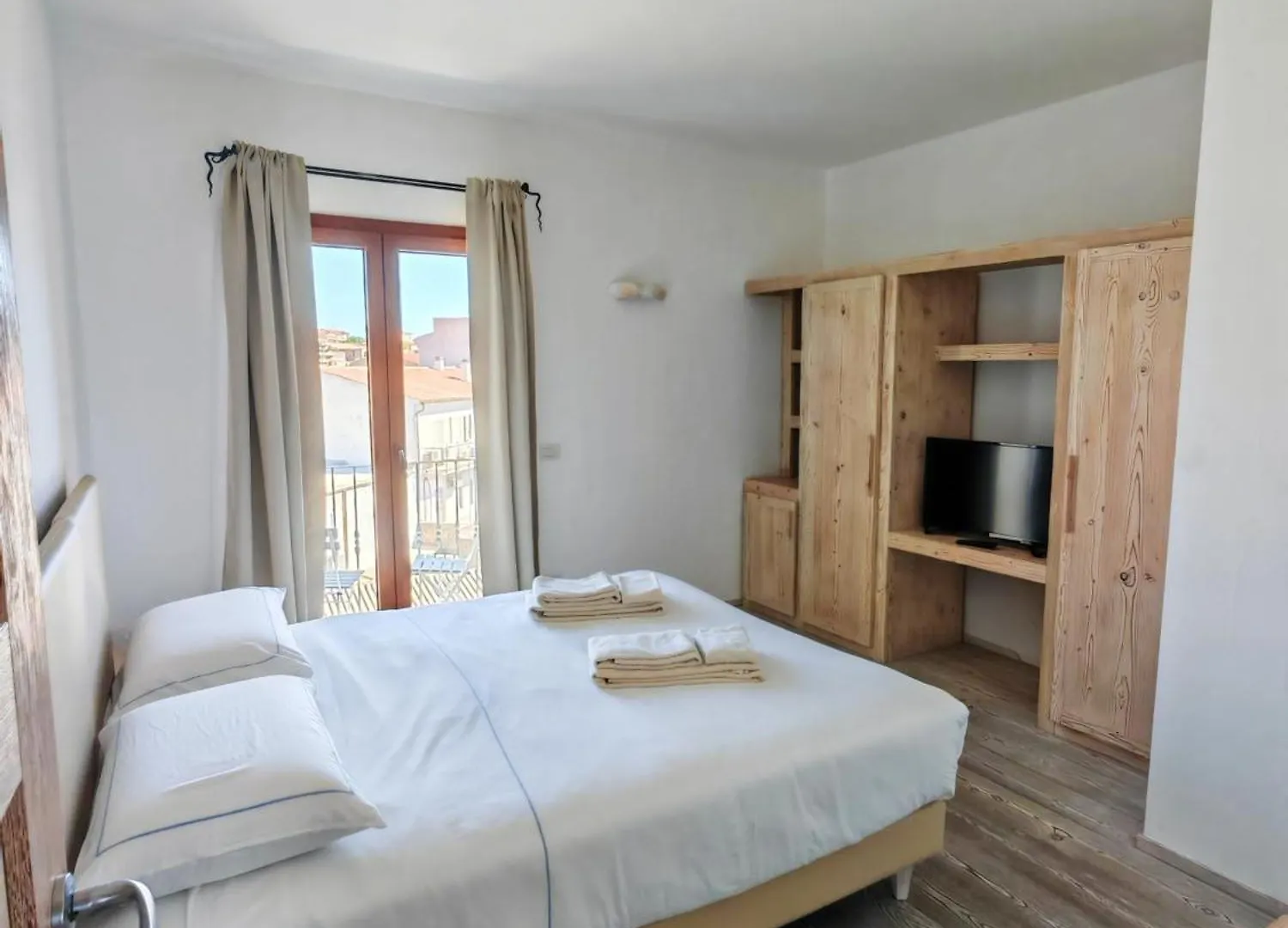 The Square Rooms And Suites カンニジョネ ゲストハウス