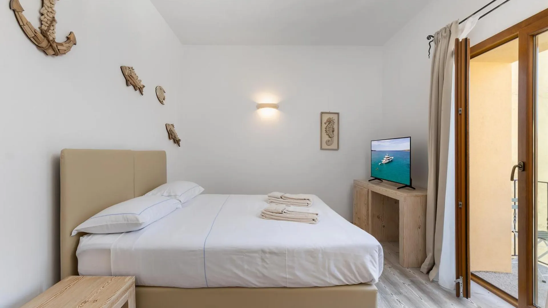The Square Rooms And Suites カンニジョネ ゲストハウス